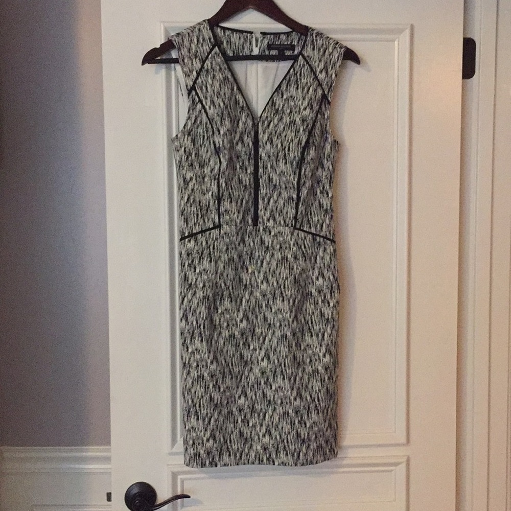 Black/white fitted dress